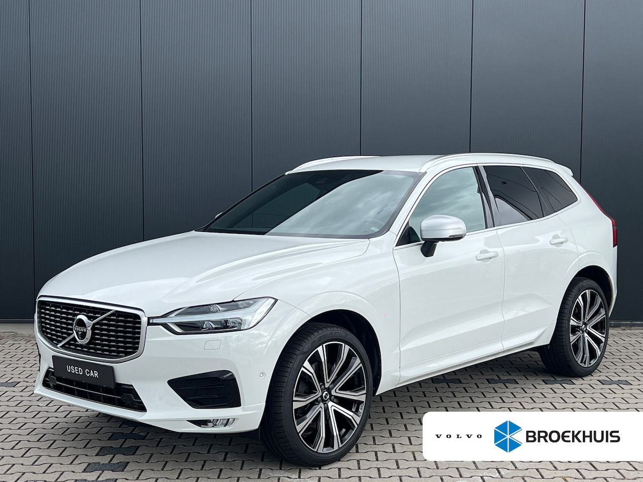 Volvo XC60 - T5 AWD R-Design | Trekhaak | Stoelverwarming | Sportstoelen | 360 camera | BLIS | Lichtmet - AutoWereld.nl