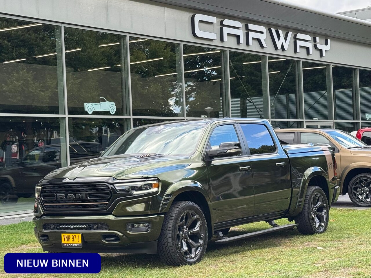 Dodge Ram Pick Up - 5.7 V8 Limited Night OLEAGREEN Edition Widebody - AutoWereld.nl