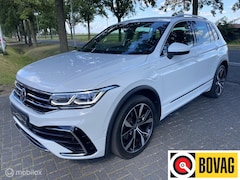 Volkswagen Tiguan - 1.4 TSI eHybrid R-Line I Leder | Camera I Trekhaak | Carplay