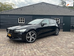 Volvo V60 - 2.0 T6 Recharge AWD R-Design| Pano| ACC| Leer| Carplay| Trekhaak
