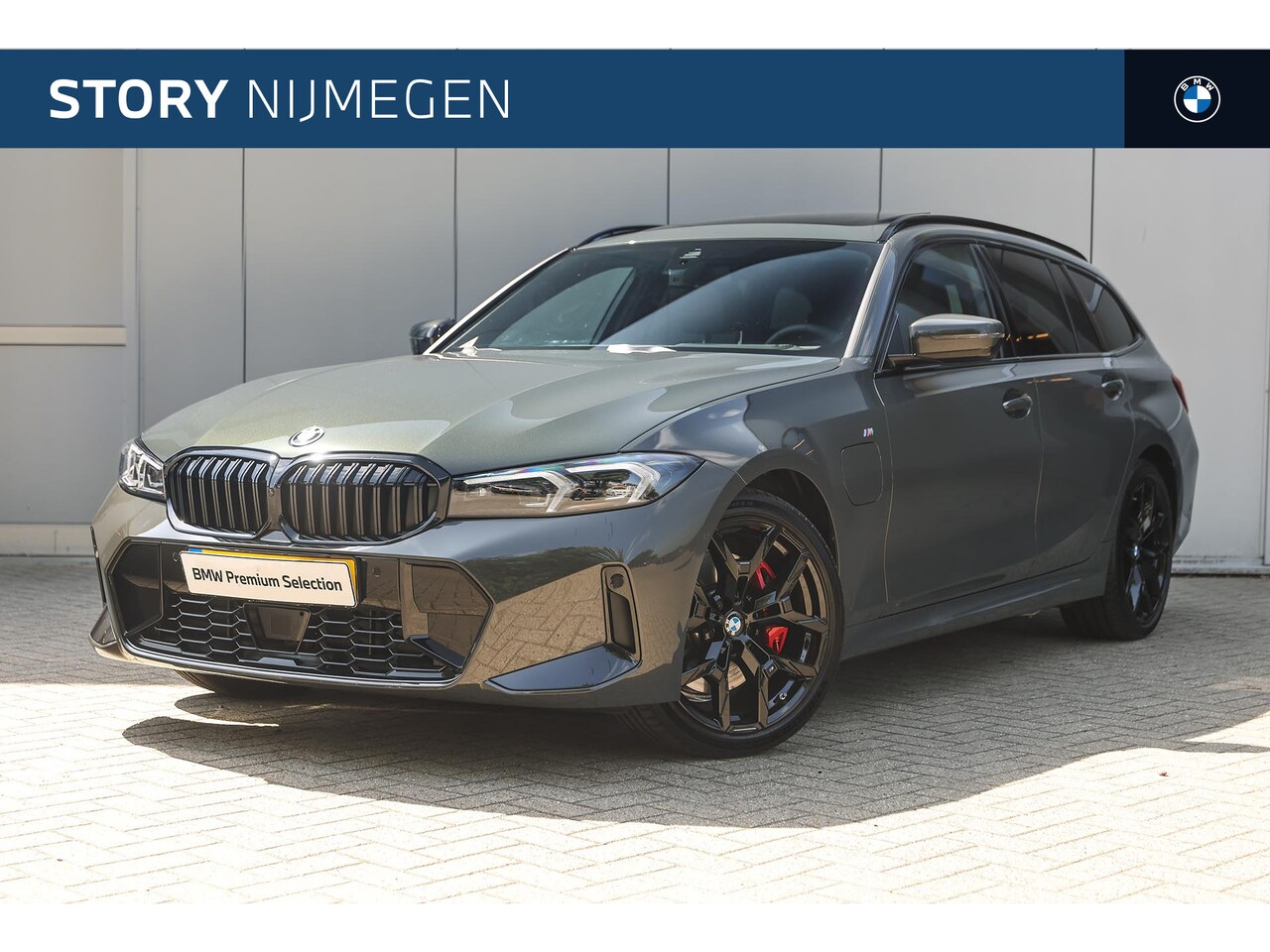BMW 3-serie Touring - 330e High Executive M Sport Automaat / Panoramadak / Trekhaak / Sportstoelen / Comfort Acc - AutoWereld.nl