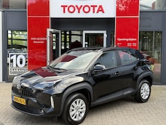 Toyota Yaris Cross - 1.5 HYBRID KEYLESS STOEL-STUUR & WISSERVERW. EL ACHTERKLEP NAVI LED VERLICHTING HEAD-UP DI
