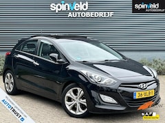 Hyundai i30 - 1.6 GDI i-Catcher BJ`12 NAP NL Schuifdak Luxe uitvoering