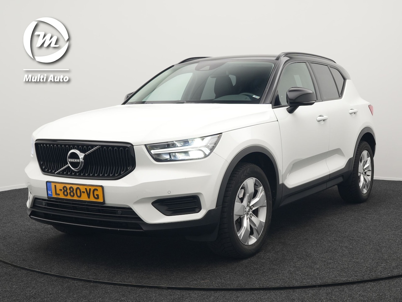 Volvo XC40 - T4 Momentum Automaat 191pk Dealer O.H | Adaptive Cruise | Harman Kardon | Camera | Lederen - AutoWereld.nl