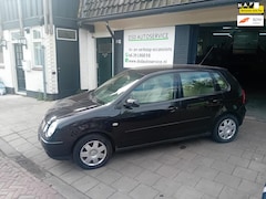 Volkswagen Polo - 1.4-16V Highline
