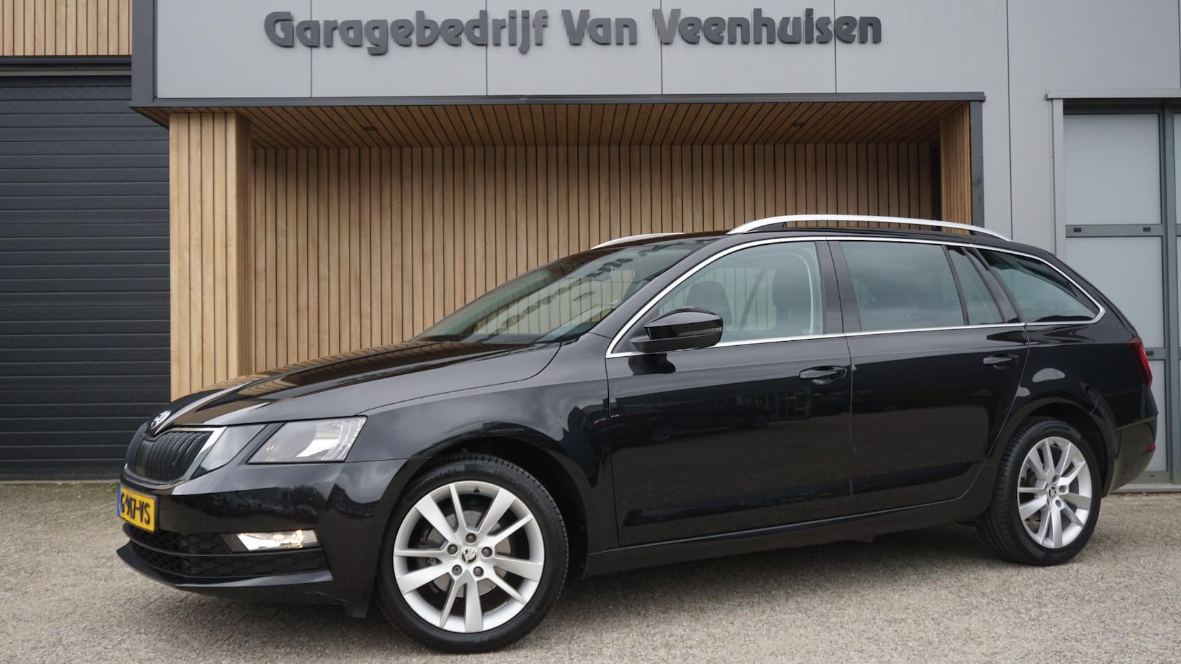 Skoda Octavia Combi - 1.6 TDI 115Pk Greentech Clever Edition DSG Airco Stoeverw *121656km* 17 inch LM Cruise App - AutoWereld.nl