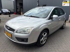 Ford Focus - 2.0-16V Ghia