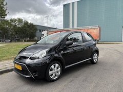 Toyota Aygo - 1.0 VVT-i Now 68 PK. Leuke en zuinige auto