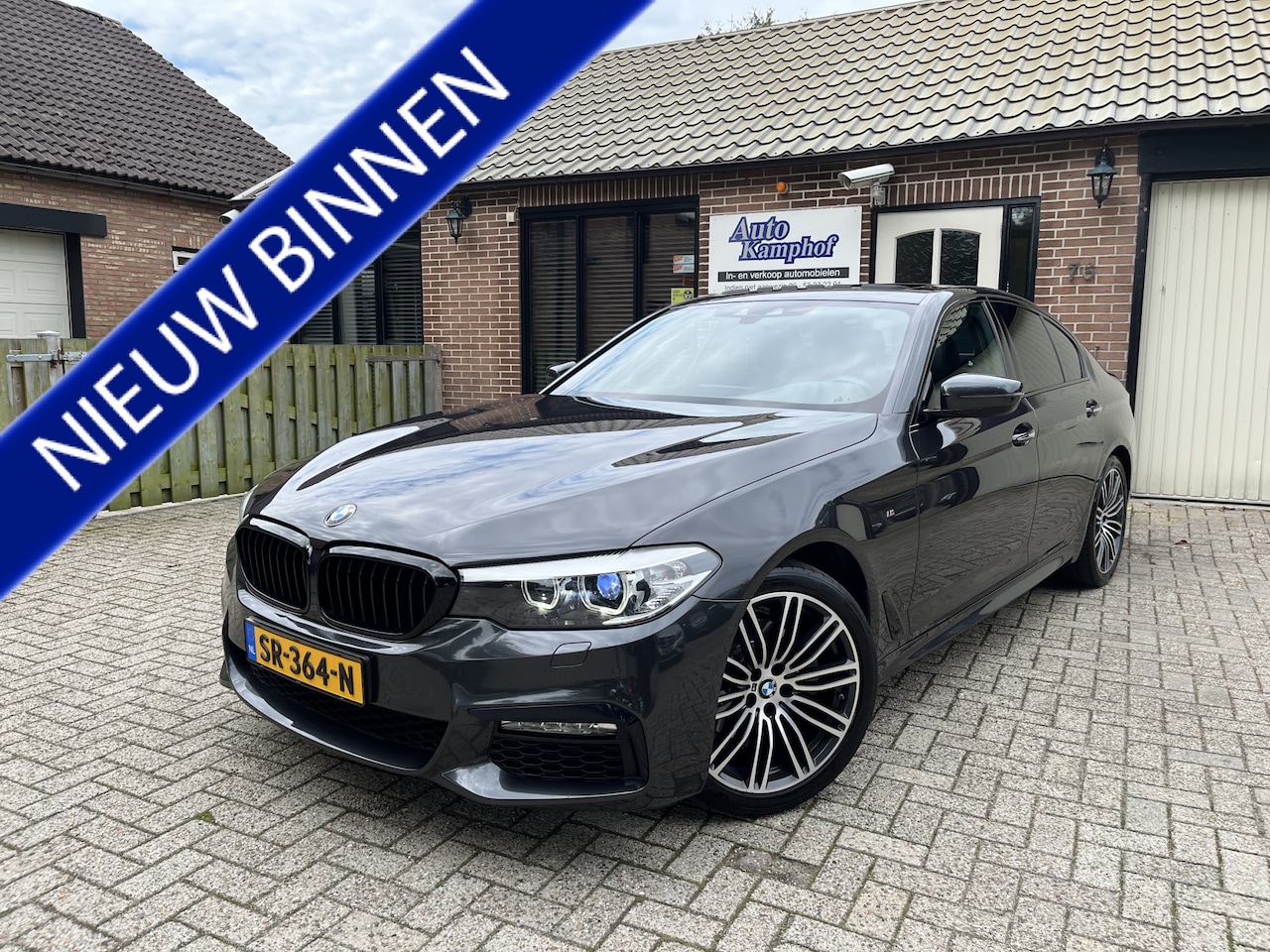 BMW 5-serie - 520d High Executive M-pakket Schuifdak - AutoWereld.nl