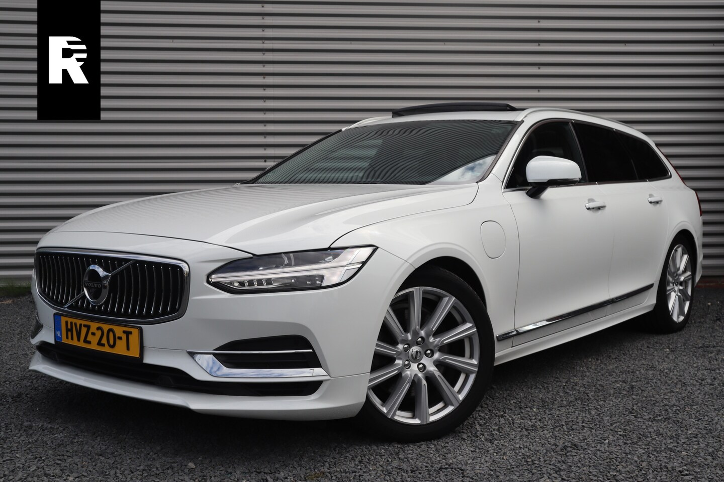 Volvo V90 - 2.0 T8 AWD Inscription Panorama / Bowers & Wilkins / Pilot assist / Dode hoek / - AutoWereld.nl