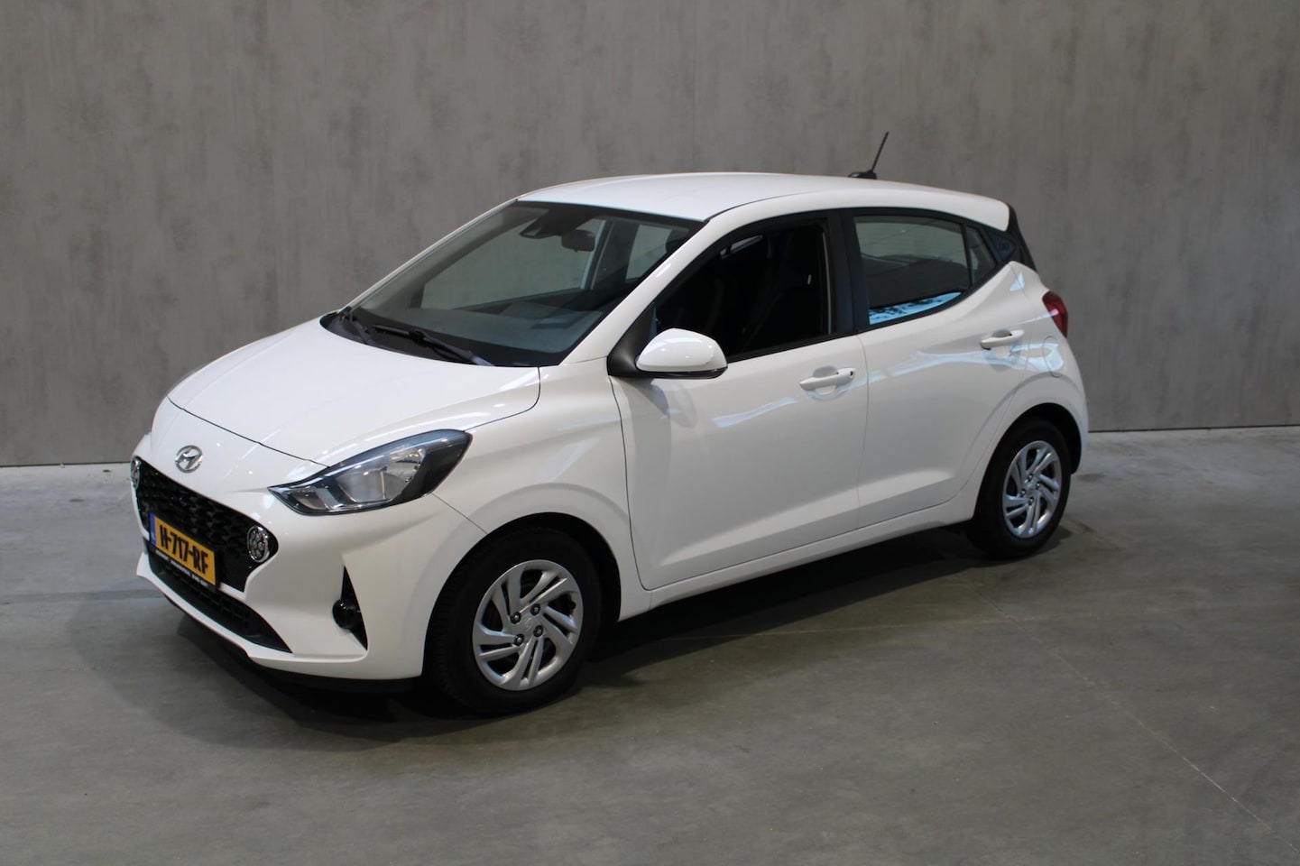Hyundai i10 - 1.0 Comfort cruise controle apple carplay Rijklaar! - AutoWereld.nl
