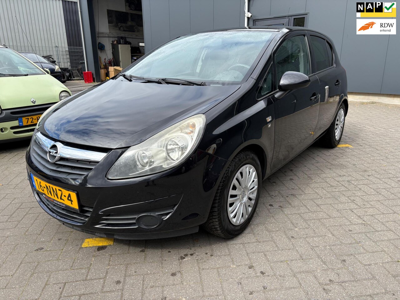 Opel Corsa - 1.2-16V '111' Edition 1.2-16V '111' Edition - AutoWereld.nl