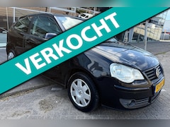 Volkswagen Polo - 1.4-16V Sportline