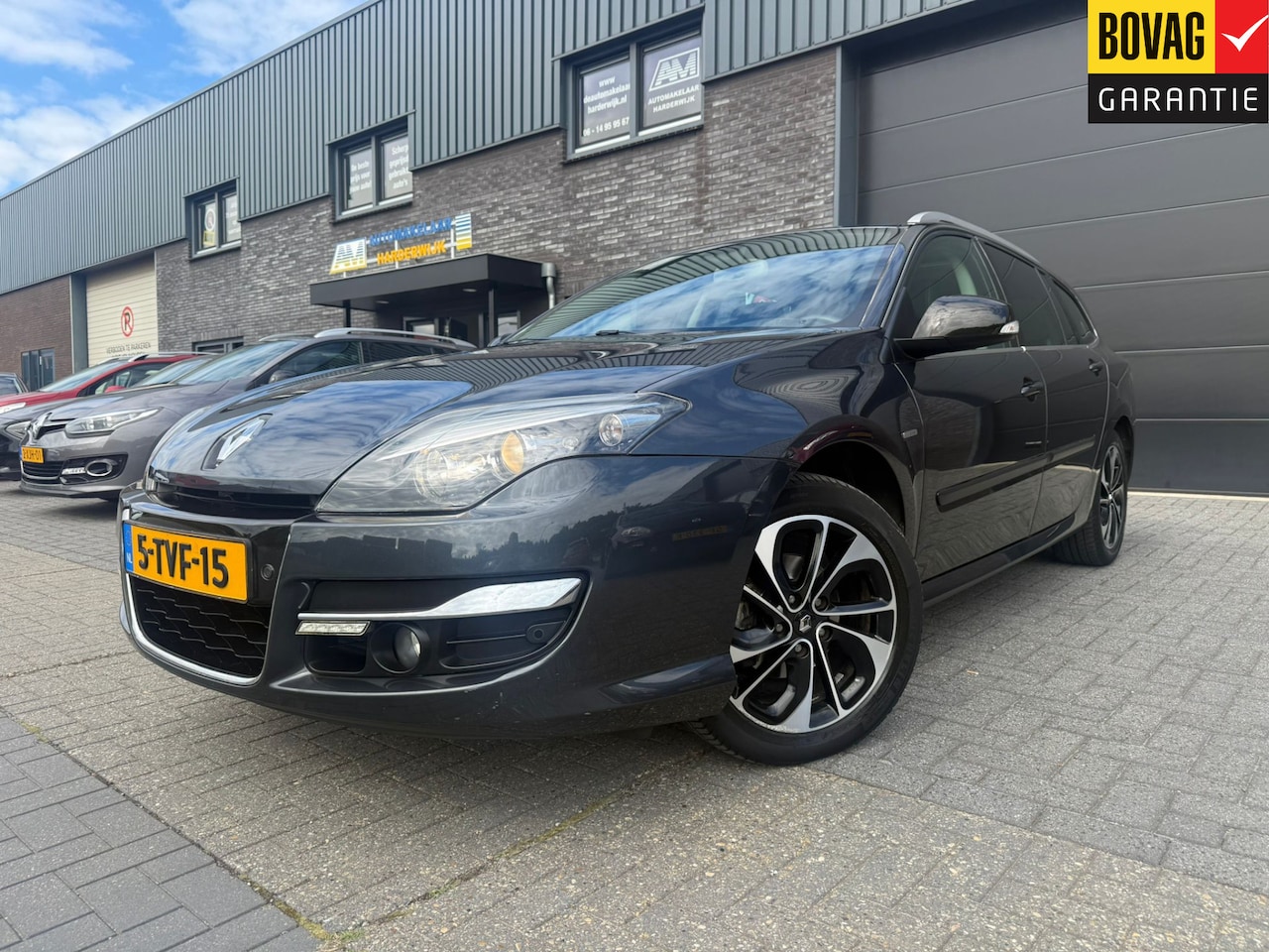 Renault Laguna Estate - 1.5 dCi Bose | 2E EIGENAAR | 12 MND GARANTIE | PANO DAK | NAVI | CRUISE | TREKHAAK | - AutoWereld.nl