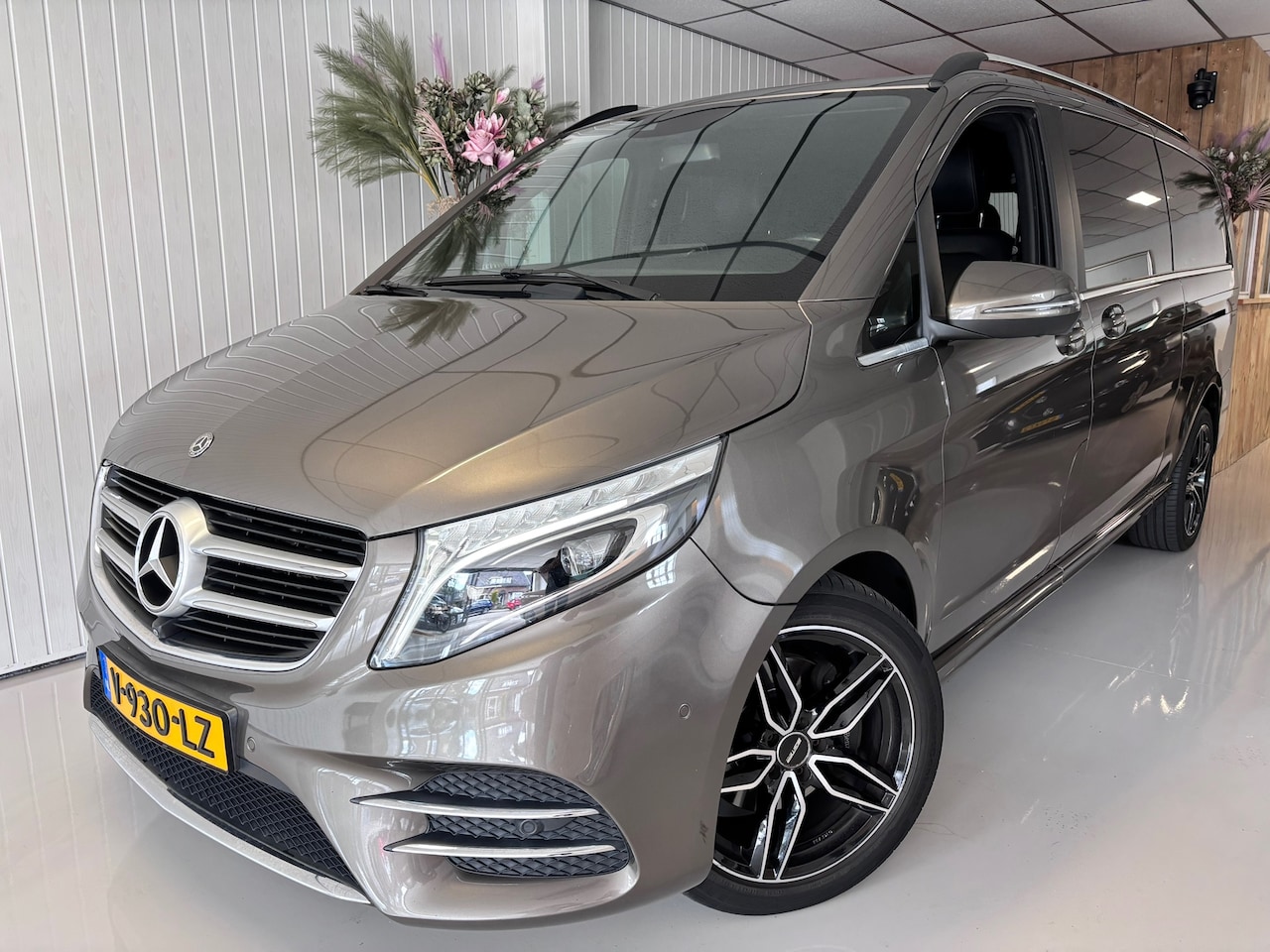 Mercedes-Benz V-klasse - 220d Extra Lang 220d EXTRA LANG, L3, AMG LINE, V220, DUBBELE CABINE, LEDER, AUTOMAAT, ETC.... - AutoWereld.nl
