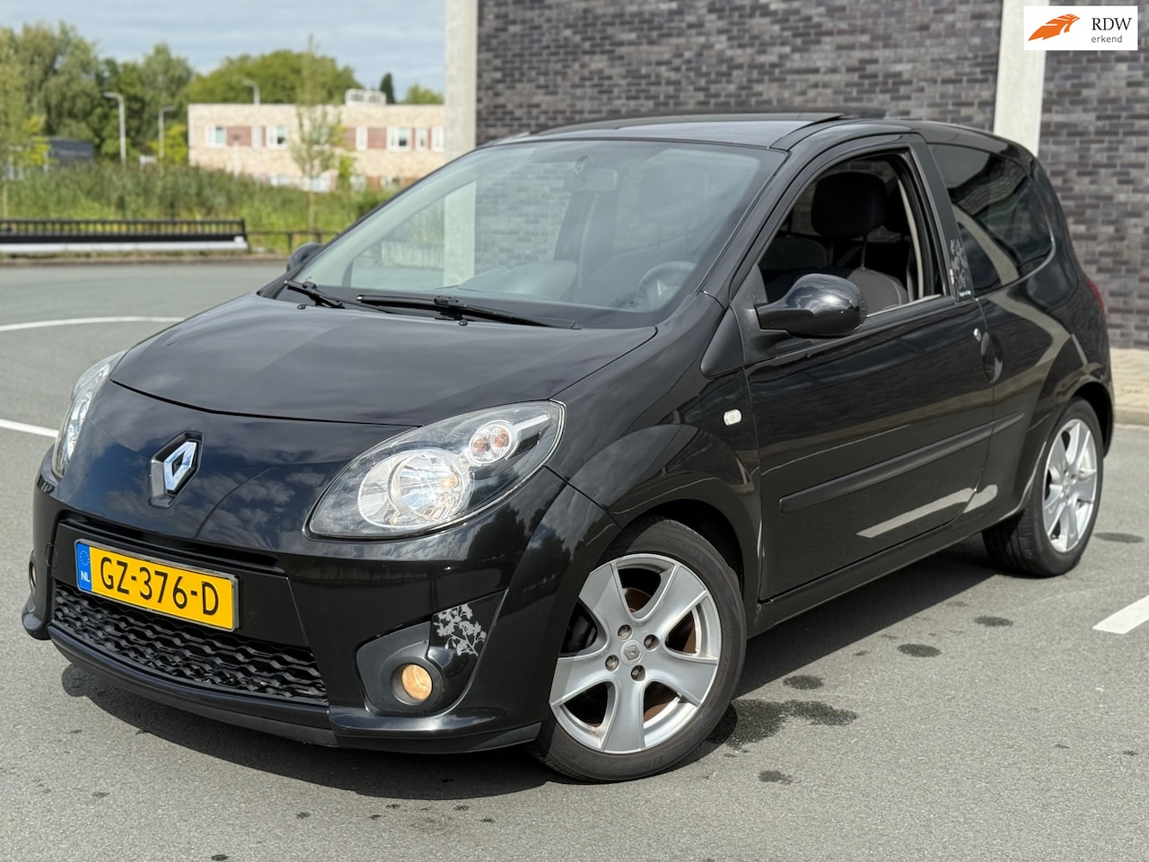 Renault Twingo - 1.2-16V Night & Day // Airco // Pano // Distr VV // Rijd Schakelt Goed! - AutoWereld.nl