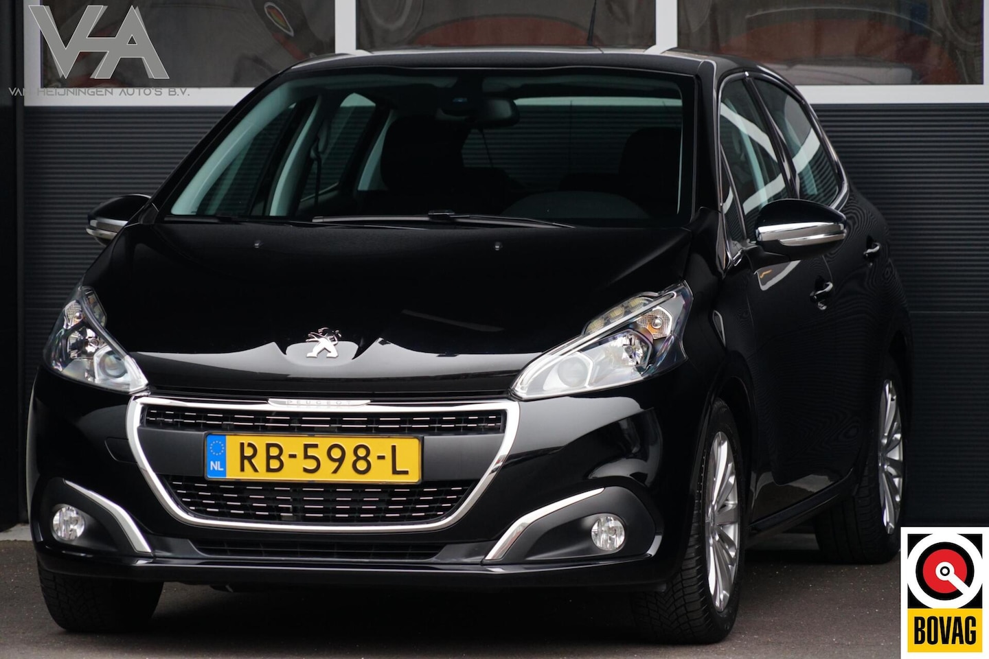 Peugeot 208 - 1.2 PureTech Blue Lease Executive 1.2 PureTech Blue Lease Executive, CarPlay, PDC - AutoWereld.nl