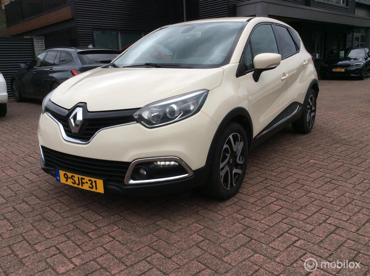 Renault Captur - 1.2 TCe Dynamique Autom Navigatie Camera Trekh - AutoWereld.nl