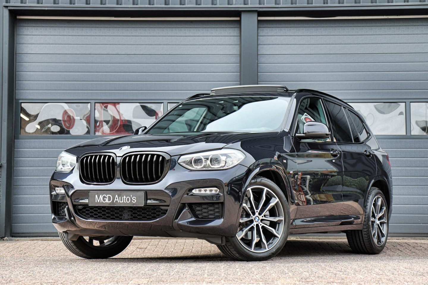 BMW X3 - xDrive20i M-Sport M-Pakket /LED/PANODAK/HUD/CAMERA/CARPLAY/CRUISE! - AutoWereld.nl