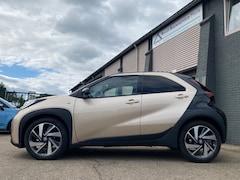 Toyota Aygo X - 1.0 VVT-I S-CVT ENVY Automaat Camera leder ADCR Full opt. NW