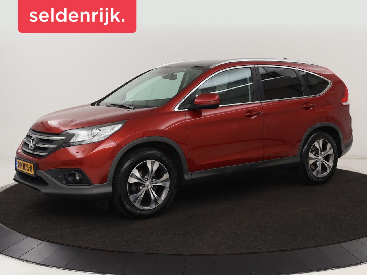 Honda CR-V - 2.0 AWD Executive | Panoramadak | Leder | Stoelverwarming | Camera | Trekhaak | Navigatie - AutoWereld.nl