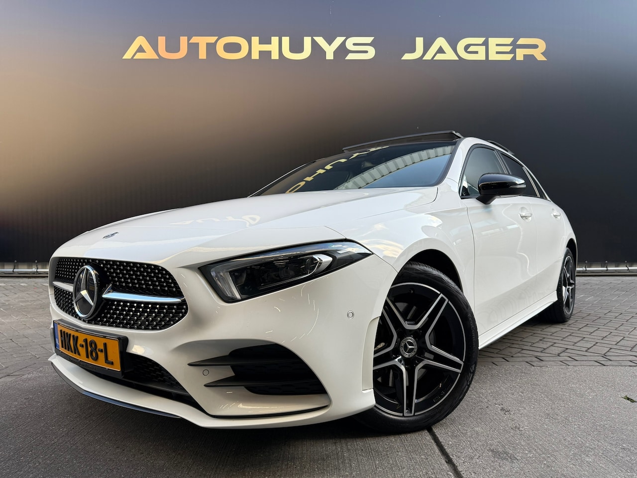 Mercedes-Benz A-klasse - 250 e AMG Line|Pano|Sfeer|Multibeam|Carplay - AutoWereld.nl