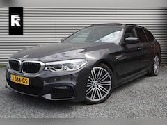 BMW 5-serie Touring - 520i High Executive M-Sport Leder dashboard / Pano / Individual / Camera / 19inch