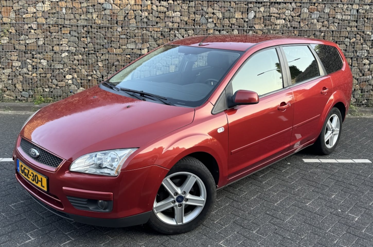Ford Focus Wagon - 1.6-16V AUTOMAAT Nieuwe APK AIRCO - AutoWereld.nl