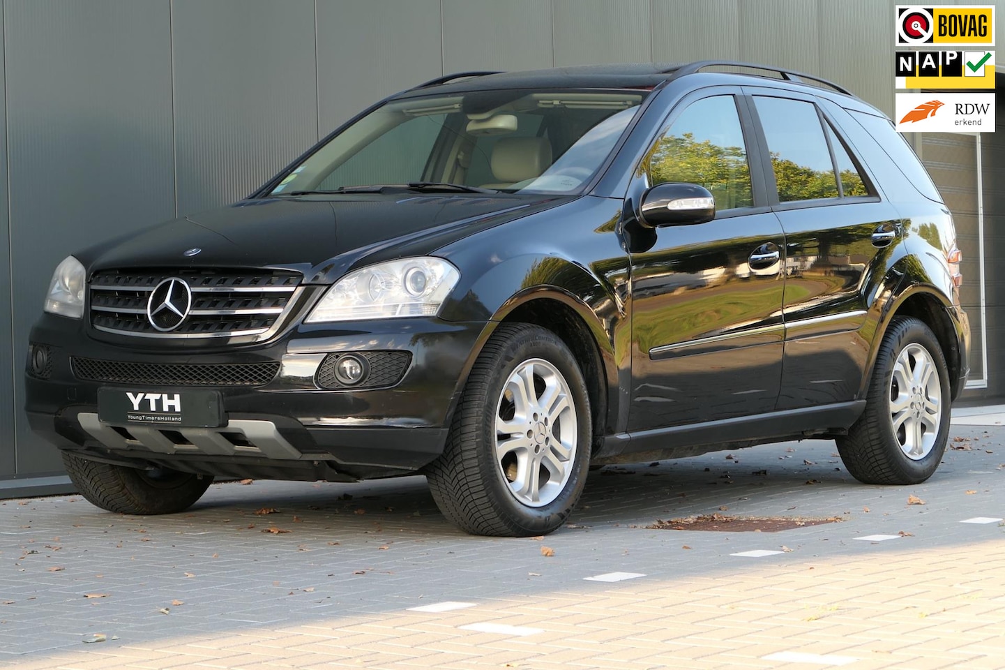 Mercedes-Benz M-klasse - 350 Navi Leder Schuifdak Luchtvering Youngtimer - AutoWereld.nl