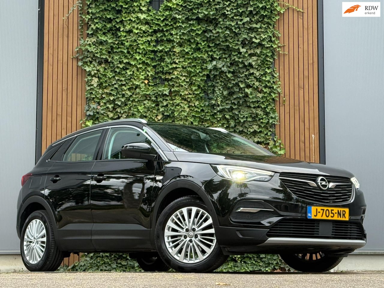 Opel Grandland X - 1.6 Turbo Innovation Trekhaak 181PK - AutoWereld.nl
