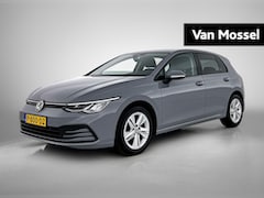 Volkswagen Golf - 1.5 TSI Life 130 PK | Digital Cockpit | Keyless Start | All Season Banden | Stoel en Stuur