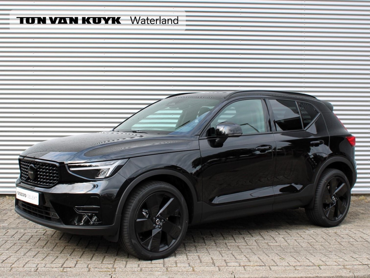 Volvo XC40 - 2.0 B4 Plus Black Edition Automaat / Panoramadak / Microtech Nubuck bekleding / Privacy Gl - AutoWereld.nl