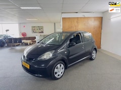 Toyota Aygo - 1.0-12V Apk Nieuw, Airco, E-Ramen, Radio - Aux, N.A.P, 5Deurs, Zeer Nette staat