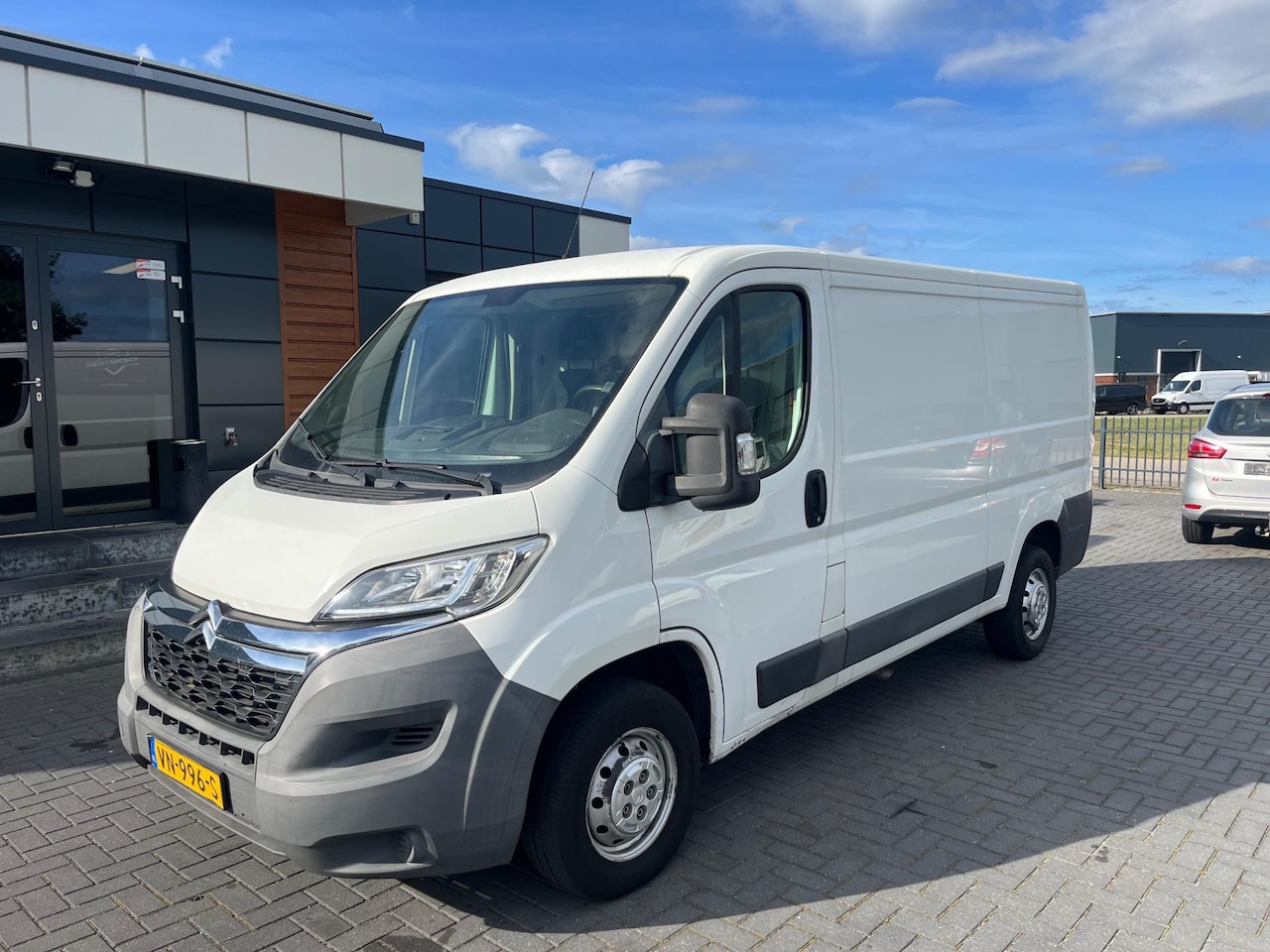 Citroën Jumper - 30 2.2 HDI L2 Airco 3 persoons 2015 130 Pk - AutoWereld.nl