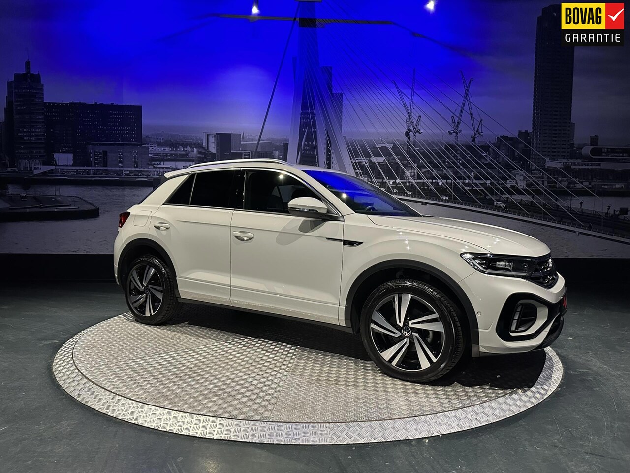 Volkswagen T-Roc - 1.5 TSI R-Line Edition *Keyless*Winterpakket*Camera* - AutoWereld.nl