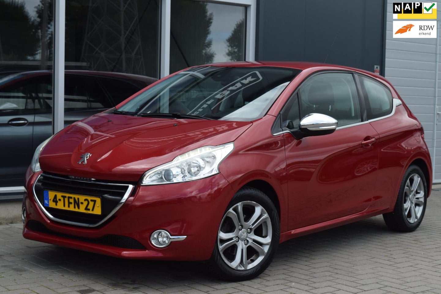 Peugeot 208 - 1.6 VTi Allure | Automaat | Clima | NAP + APK 10-2026 ! - AutoWereld.nl