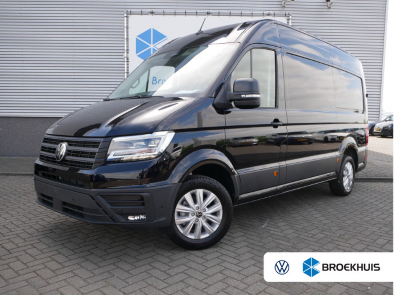 Volkswagen Crafter - 35 2.0 TDI L3H3 Exclusive EURO VI | Trekhaak | Navi | Clima | Park assistent - AutoWereld.nl
