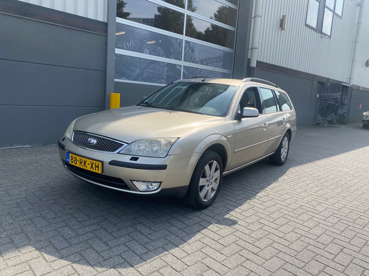 Ford Mondeo Wagon - 1.8-16V Futura/ 5drs/ nap/ 2e EIG/ dealeronderhouden/ 1jaar apk/ airco/ EL-ramen - AutoWereld.nl