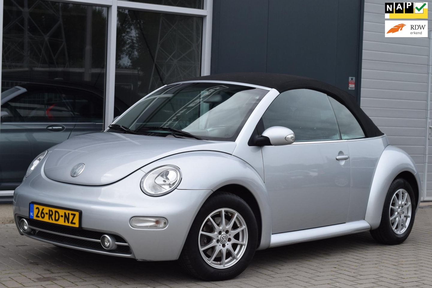 Volkswagen New Beetle Cabriolet - 1.6 Highline | Airco | APK 8-2026 ! - AutoWereld.nl