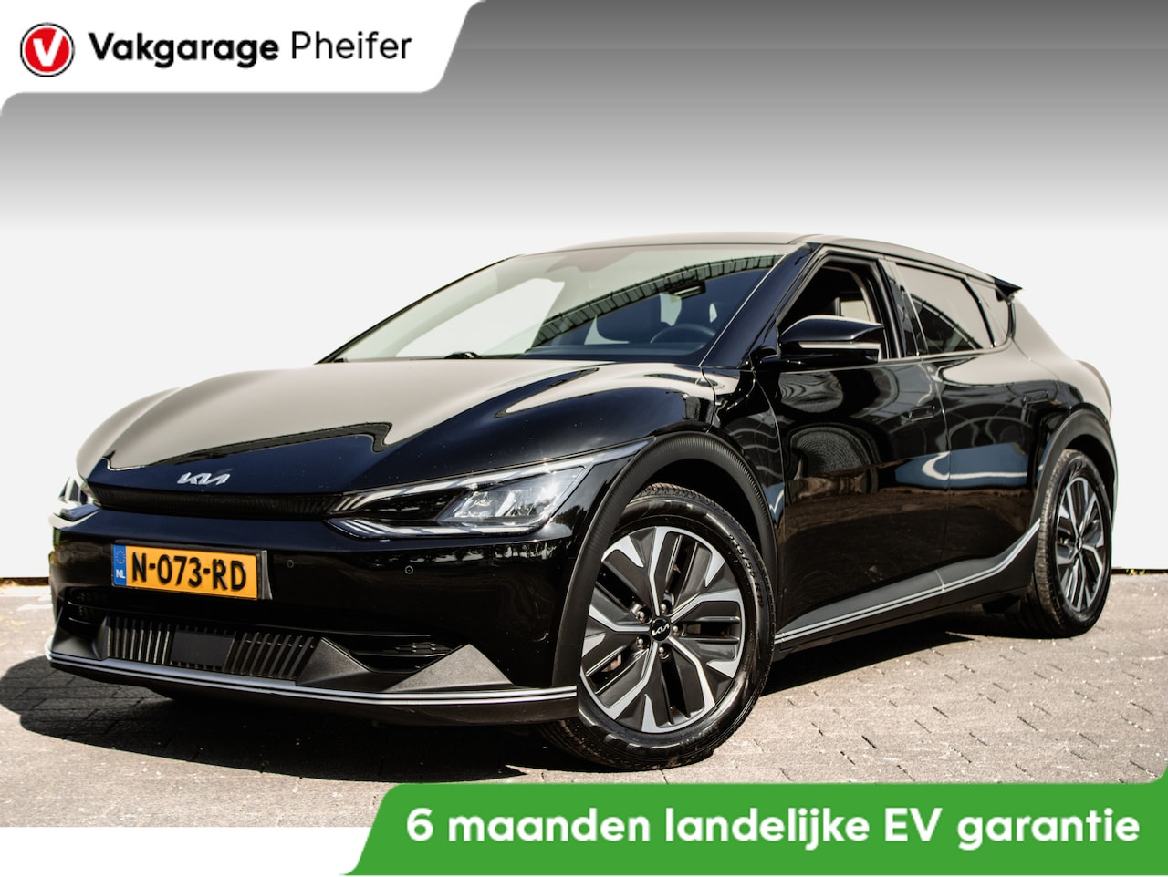 Kia EV6 - 58 kWh Trekhaak/ Stuur-stoelverwarming/ Half leer/ Camera/ Navigatie/ Carplay/ Adapt. crui - AutoWereld.nl