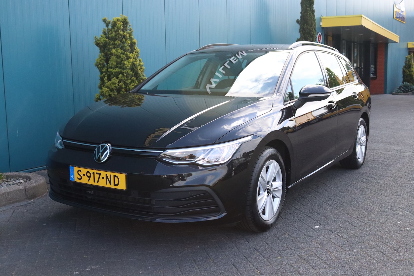Volkswagen Golf Variant - 1.0 TSI Life ECC|ADAPT.CRUISE|NAV|CARPLAY|LED|PDC|LMV|DAB|SFEERVERL. - AutoWereld.nl
