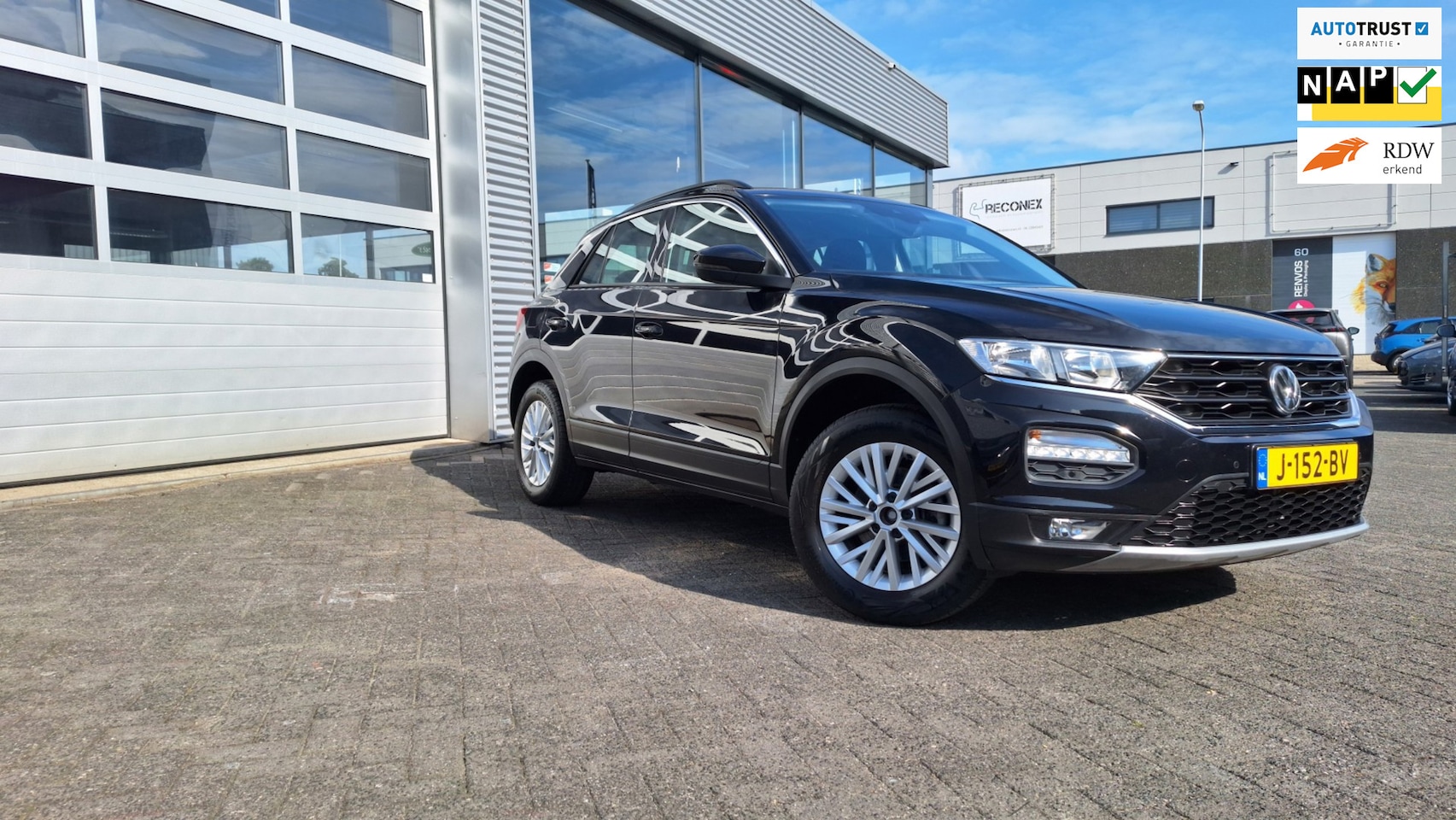 Volkswagen T-Roc - 1.0 TSI Style*Navigatie*Cruise a*Pdc v/a*Lm*Historie aanwezig* - AutoWereld.nl