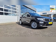 Volkswagen T-Roc - 1.0 TSI Style*Navigatie*Cruise a*Pdc v/a*Lm*Historie aanwezig