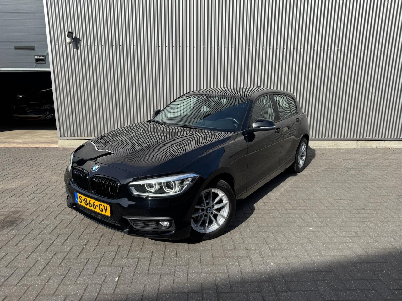 BMW 1-serie - 116i High Executive Navi|PDC|Stoelverwarming - AutoWereld.nl