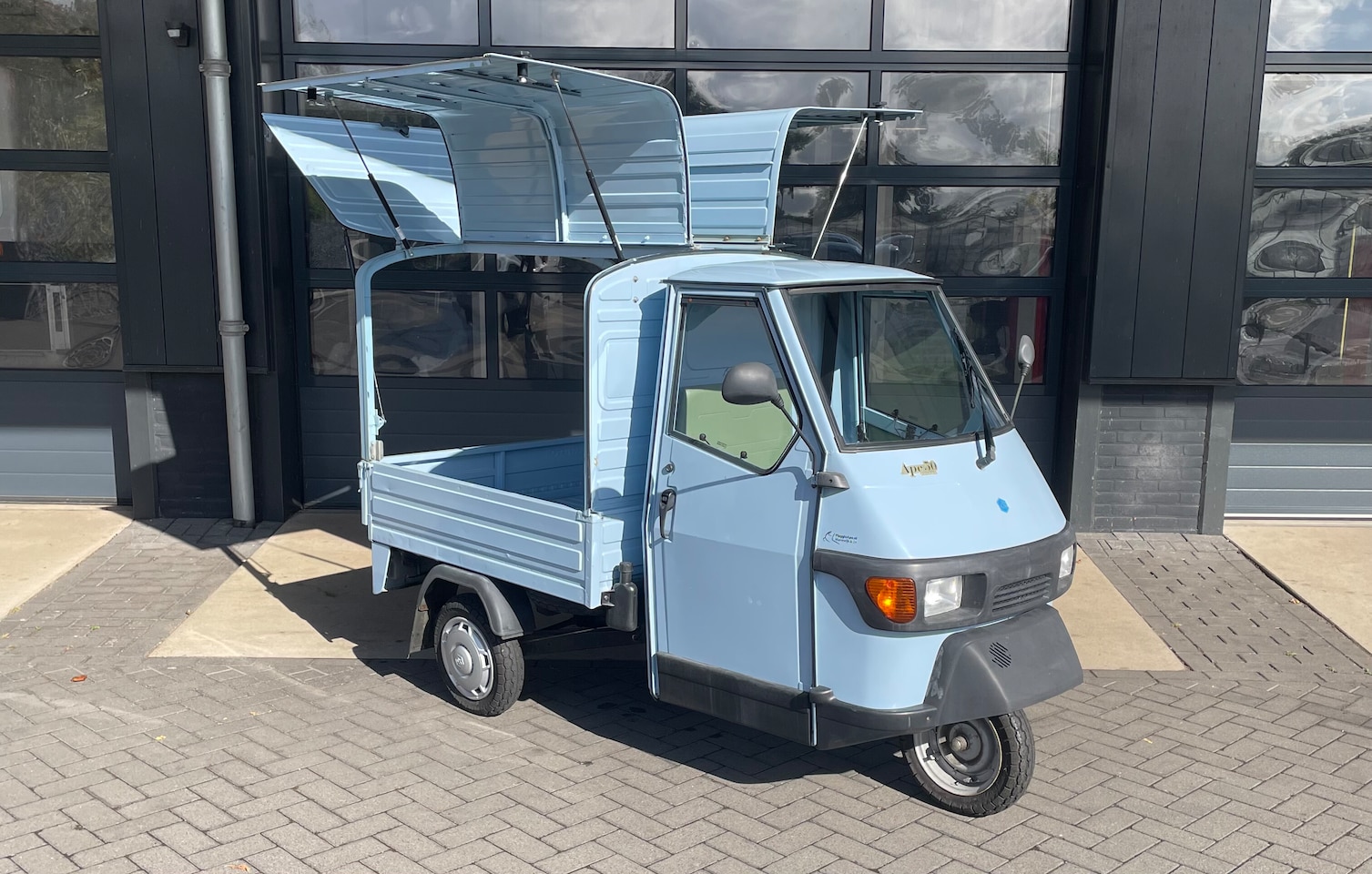 Piaggio Ape - Ape50 met zijkleppen - AutoWereld.nl
