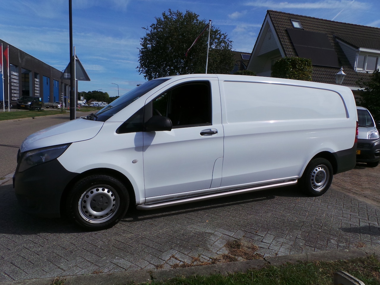 Mercedes-Benz Vito - 111 CDI Extra Lang XL NAP Arco,Navi,Camera,Achterklep, 3persoons - AutoWereld.nl