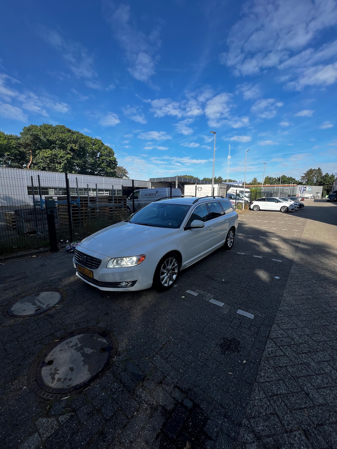 Volvo V70 - 1.6 D2 Nordic+ Carplay/Stoelverwarming/Sensoren - AutoWereld.nl
