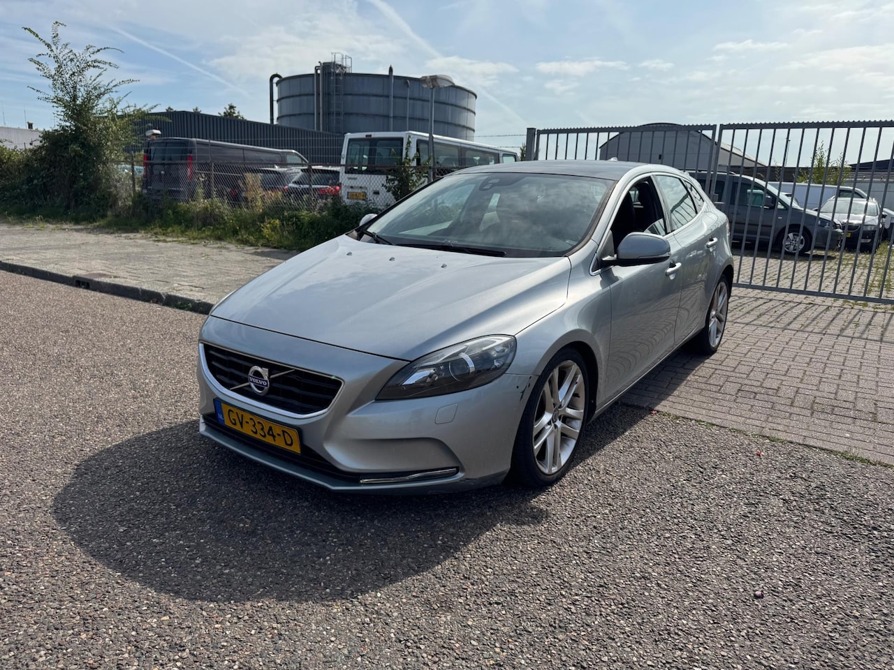 Volvo V40 - 2.0 D2 Summum PANO/NAVI/CAMERA - AutoWereld.nl