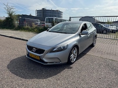 Volvo V40 - 2.0 D2 Summum PANO/NAVI/CAMERA