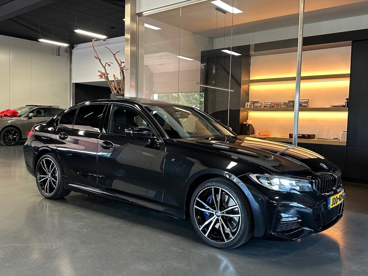 BMW 3-serie - 330e M Performance 259PK Garantie nieuwstaat - AutoWereld.nl